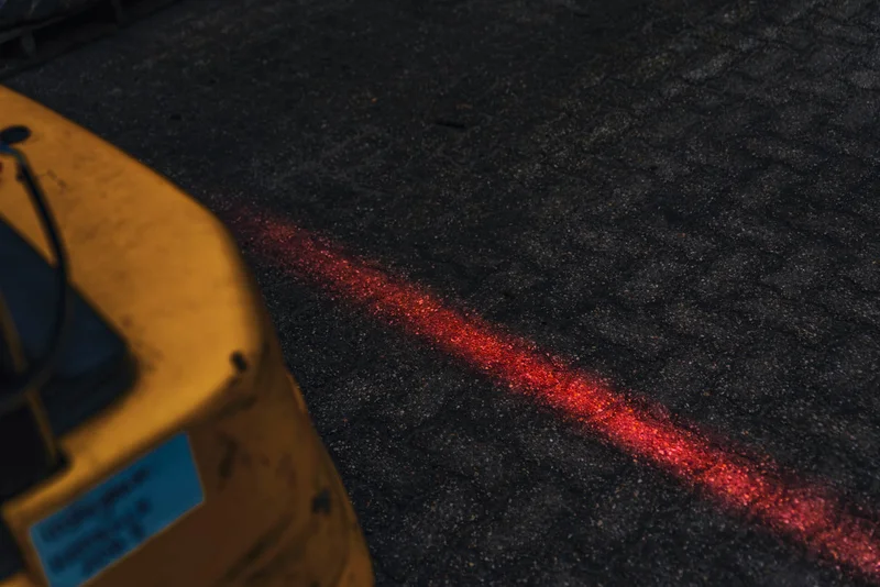 LED RED Line Work light | 6 watts | 10-80v - 7