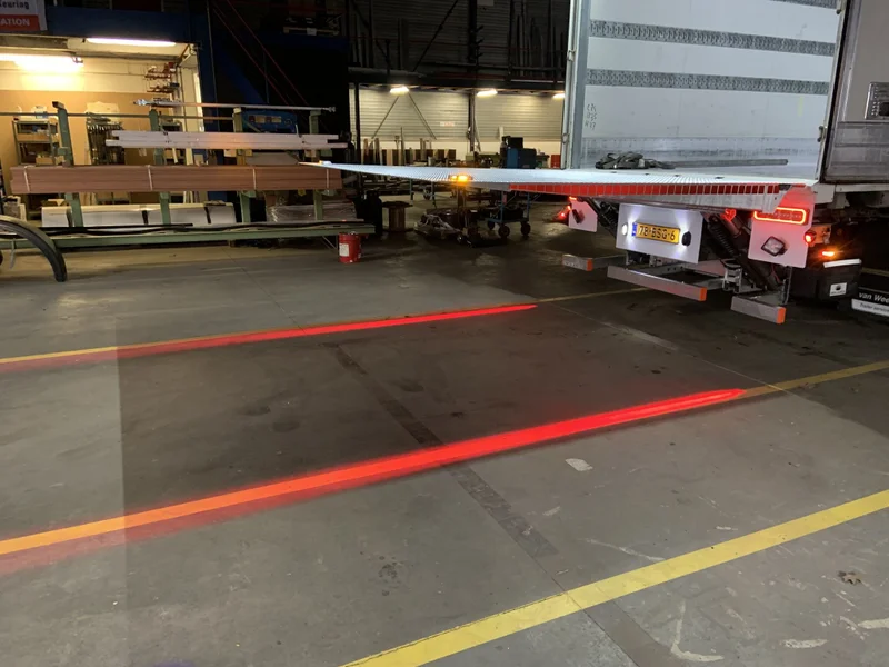 LED RED Line Work light | 6 watts | 10-80v - 8