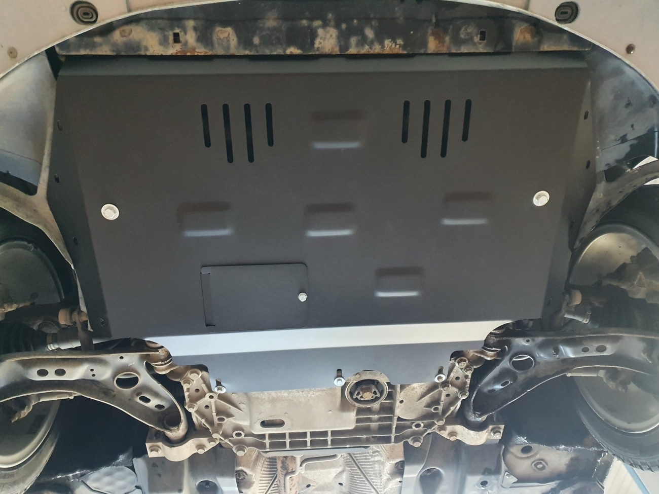 Bunnplate Aluminium Motor+ | VW Touran (2003-2015) - 7