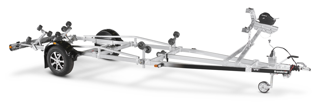 Brenderup Båttrailer Bromsad 18 fot X-line 1300 kg