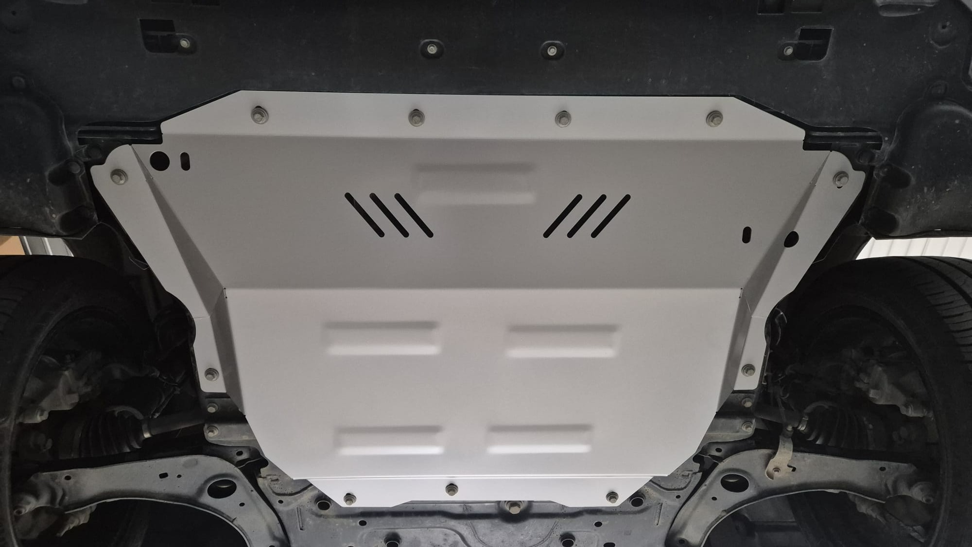 Skid Plate Aluminio Motor+ | Ford Tourneo Custom PHEV (2023-2026) - 12