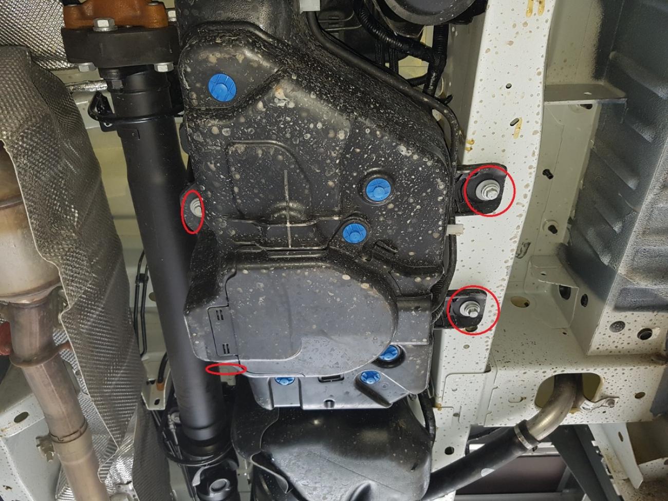Skid plate Steel AdBlue | Ford Transit (2013-2019) - 4