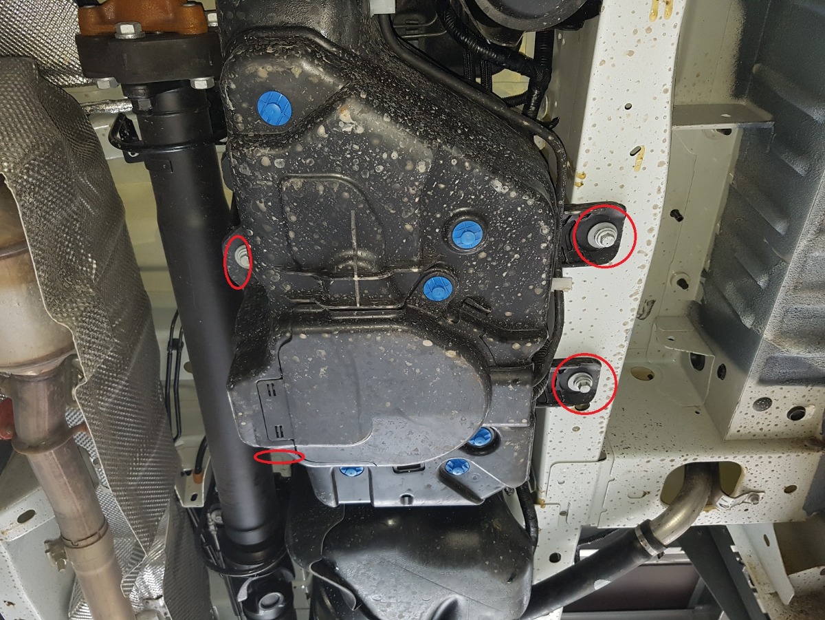 Skid plate Steel AdBlue | Ford Transit (2013-2019) - 3