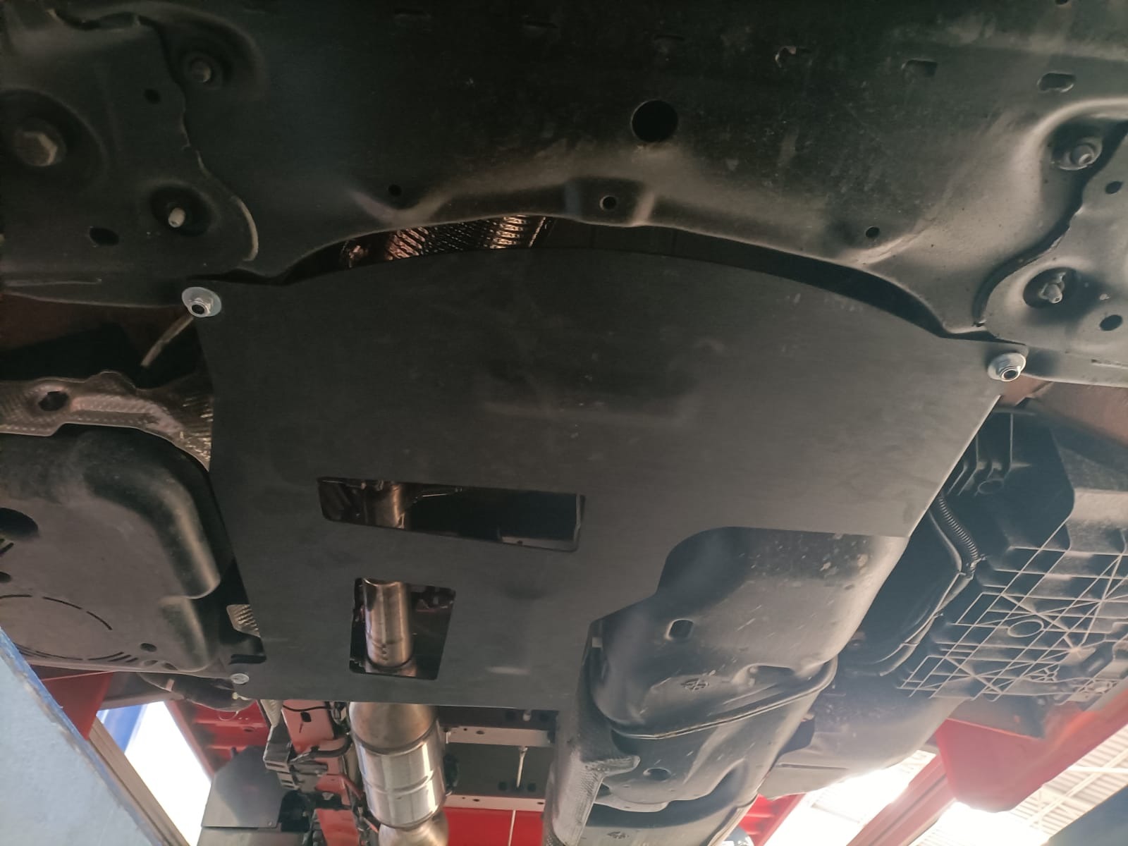 Stahl-Unterfahrschutz Katalysator | Nissan NV400 (2010-2021) - 8