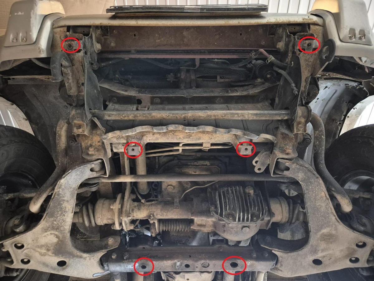 Proteção inferior em aço Motor+ | Mitsubishi Pajero 3 (V60, V70) (1999-2007) - 4