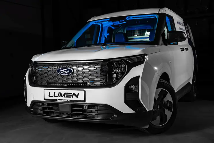 Lumen Kit de calandre Ford E-Transit Courier 2024+ | Lumen Helios Performance CS20