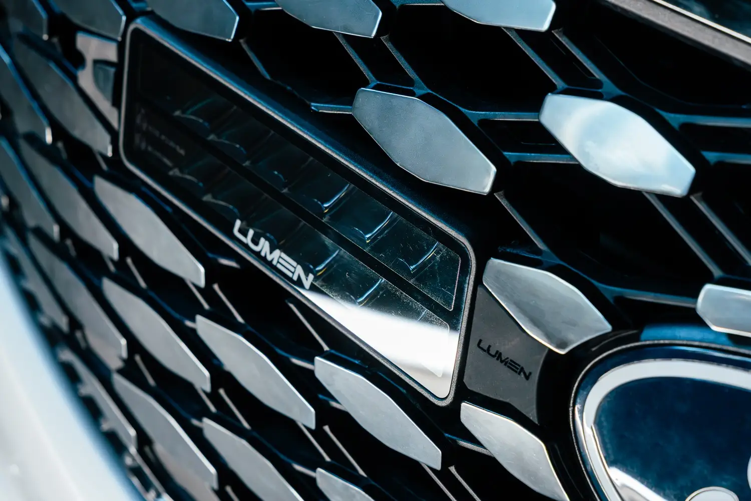 Lumen Grill Kit Ford E-Transit Custom 2024+ | Lumen Helios SQ16 x 2 - 4