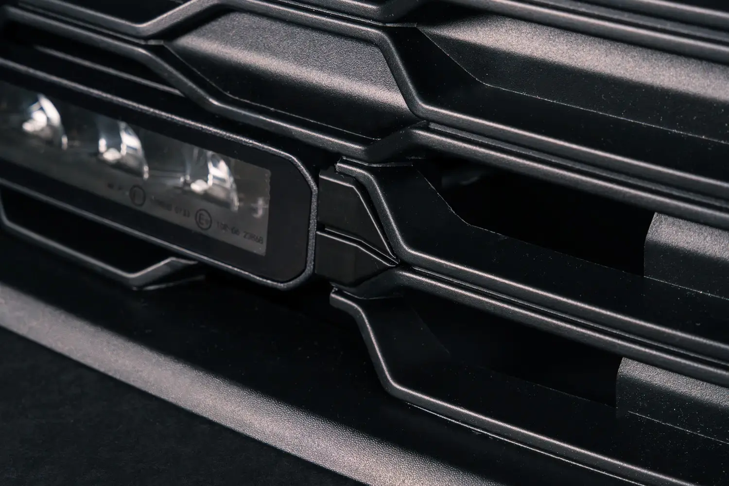Lumen Grill Kit Ford Transit Courier Active 2024+ | Lumen Helios Performance CS20 - 2