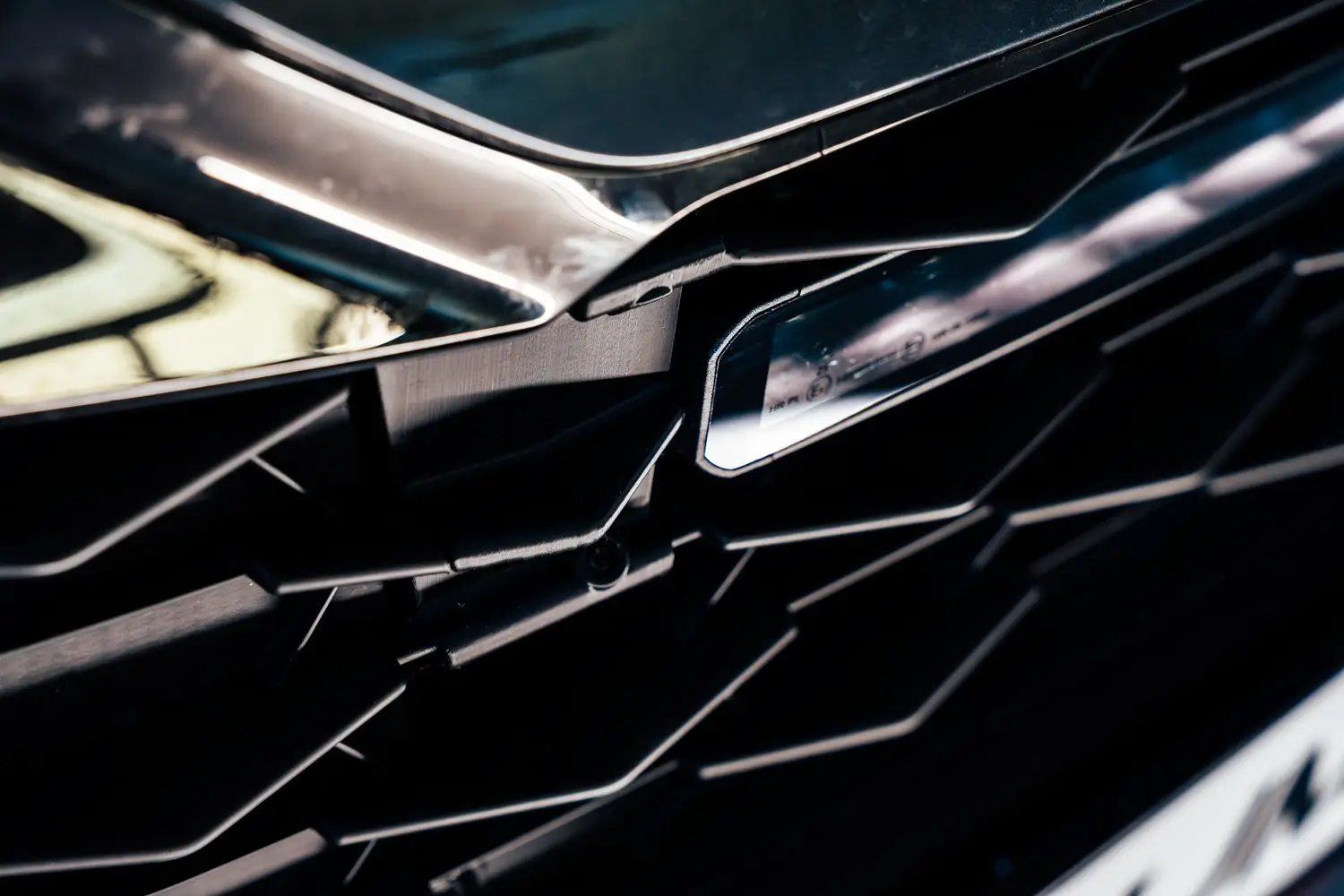 Lumen Grill Kit Isuzu D-max 2023+ | Lumen Helios Performance CS20 - 3