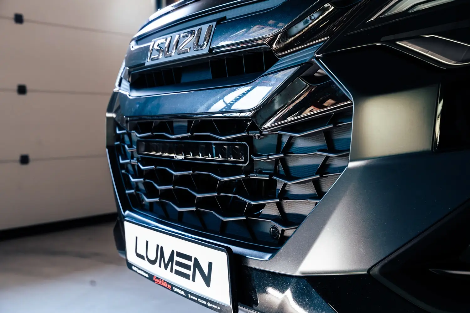 Lumen Grill Kit Isuzu D-max 2023+ | Lumen Helios Performance CS20 - 4