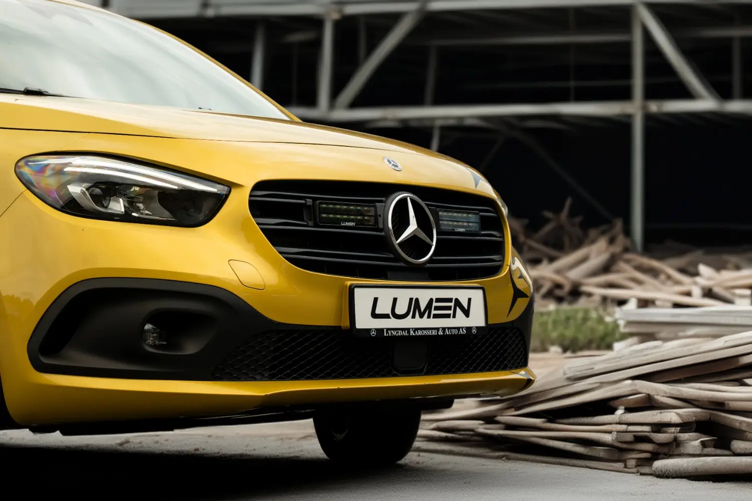 Lumen Kühlergrill-Montagesatz Mercedes Citan 2022- | Lumen Helios SQ16 x 2 - 2
