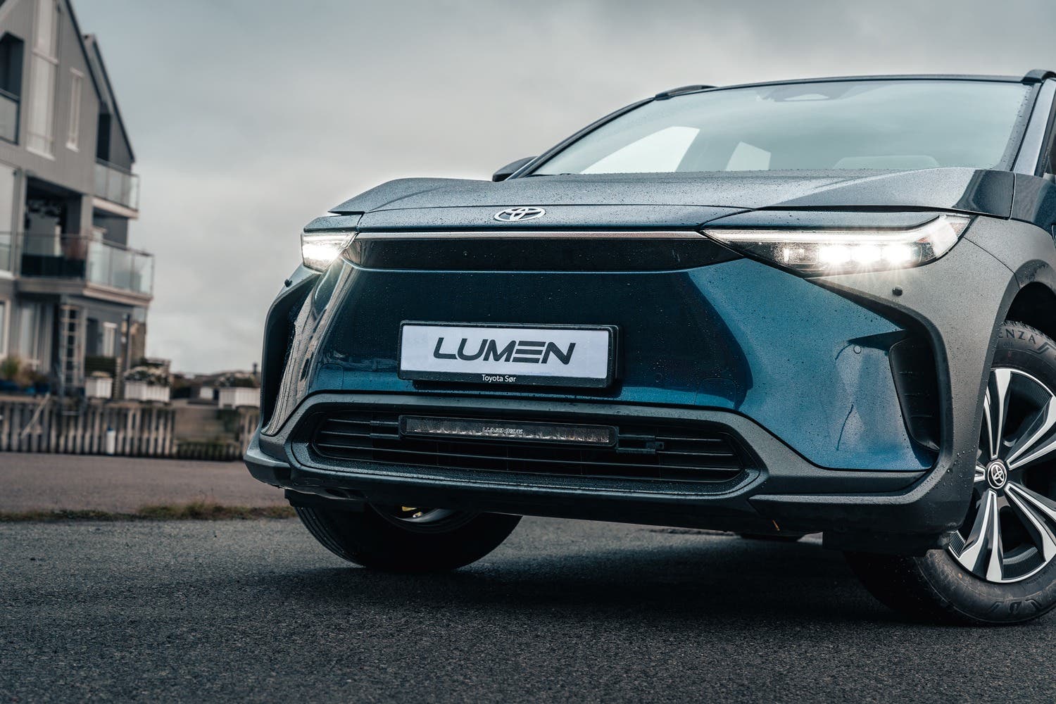 Lumen Grillkit Toyota Bz4X 2024+ | Lumen Helios Performance CS20 - 4