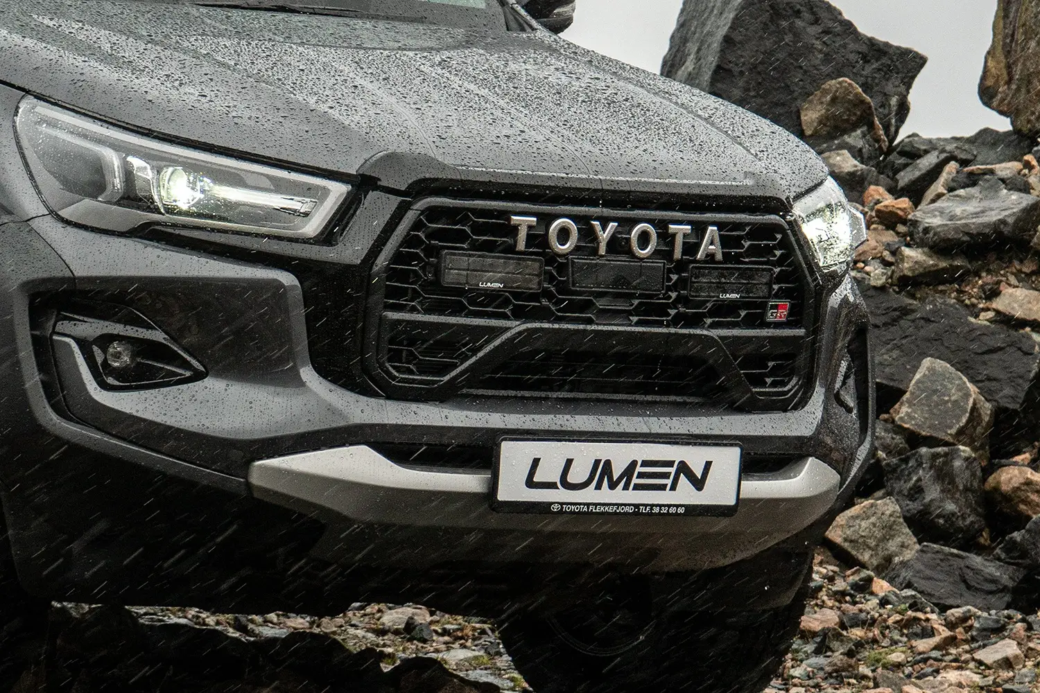 Lumen Kit griglia Toyota Hilux GR 2 Sport 2025+ | Lumen Helios SQ16 x 2 - 3