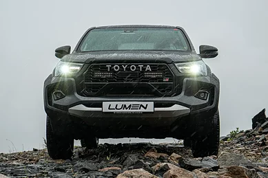 Lumen Kit griglia Toyota Hilux GR 2 Sport 2025+ | Lumen Helios SQ16 x 2