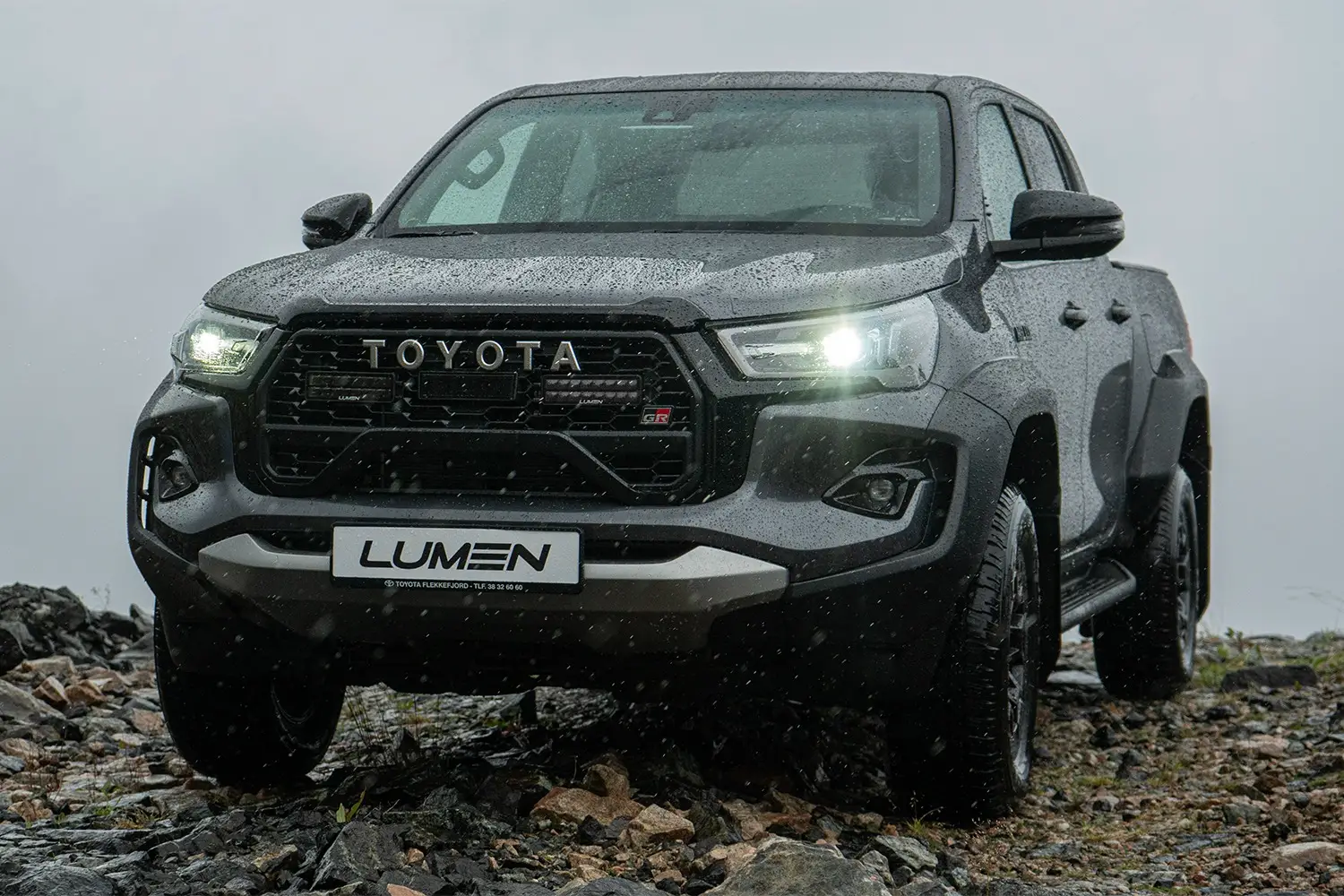Lumen Kit griglia Toyota Hilux GR 2 Sport 2025+ | Lumen Helios SQ16 x 2 - 5