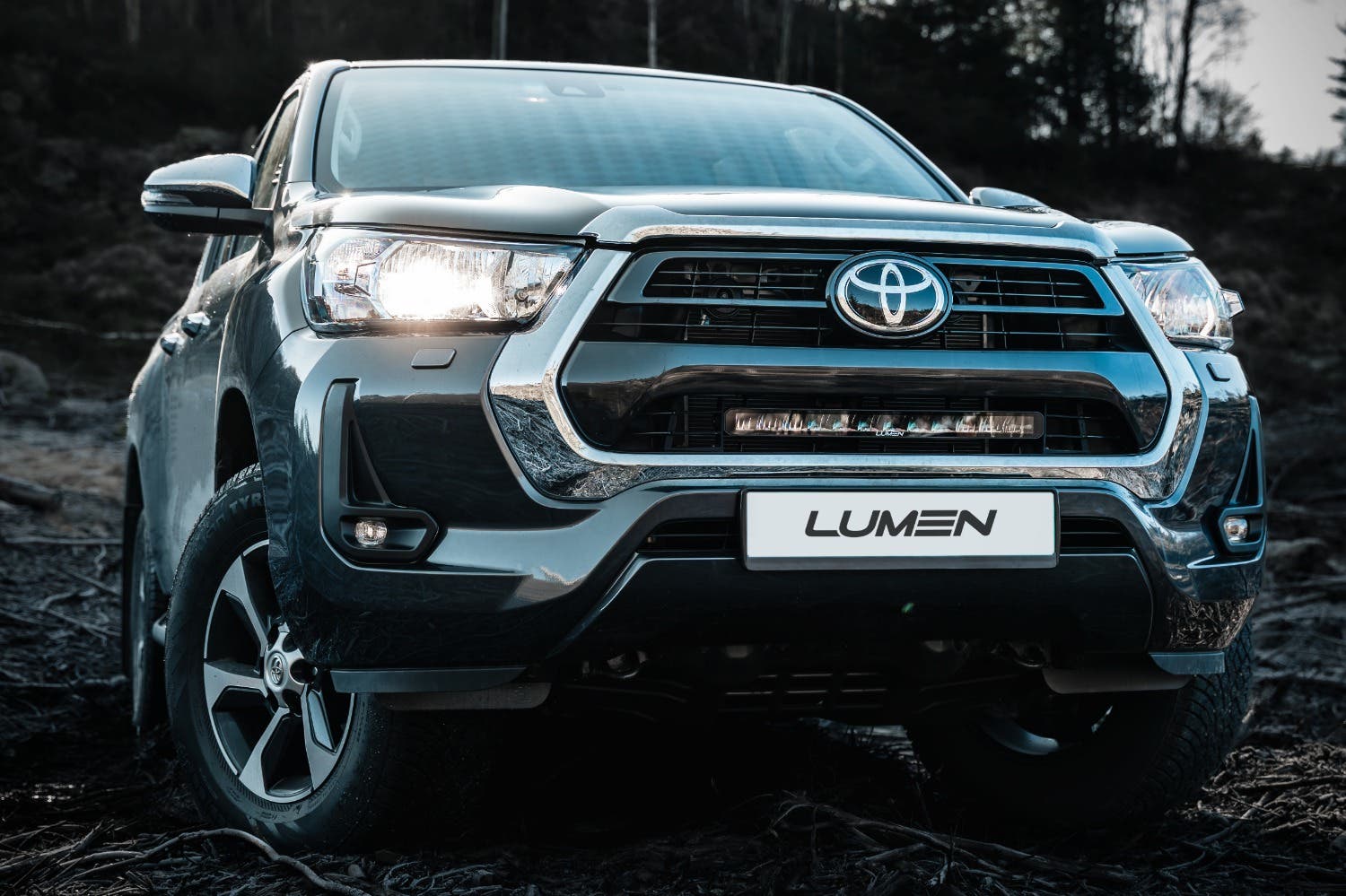 Lumen Grillkit Toyota Hilux SR 2021+ | Lumen Helios Performance CS20 - 6