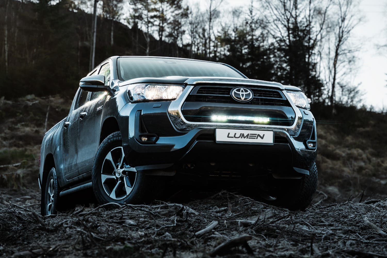 Lumen Grillkit Toyota Hilux SR 2021+ | Lumen Helios Performance CS20 - 3