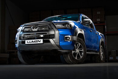 Lumen Kit griglia Toyota Hilux SR+ Invincible X | Lumen Helios SQ16 x 2