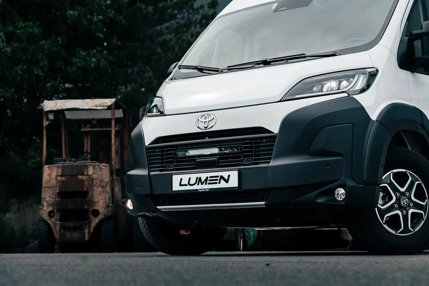Lumen Grillkit Toyota Proace Max 2024+ | Lumen Helios Performance CS20