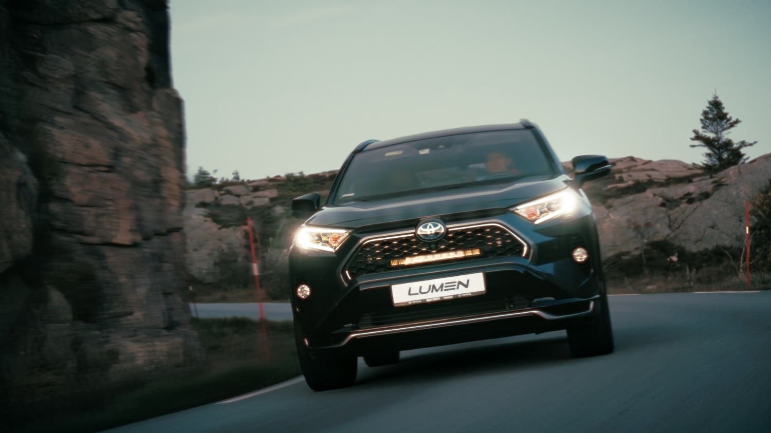 Lumen Grillkit Toyota RAV4 Plugin-Hybrid | Lumen Helios Performance S20 - 8