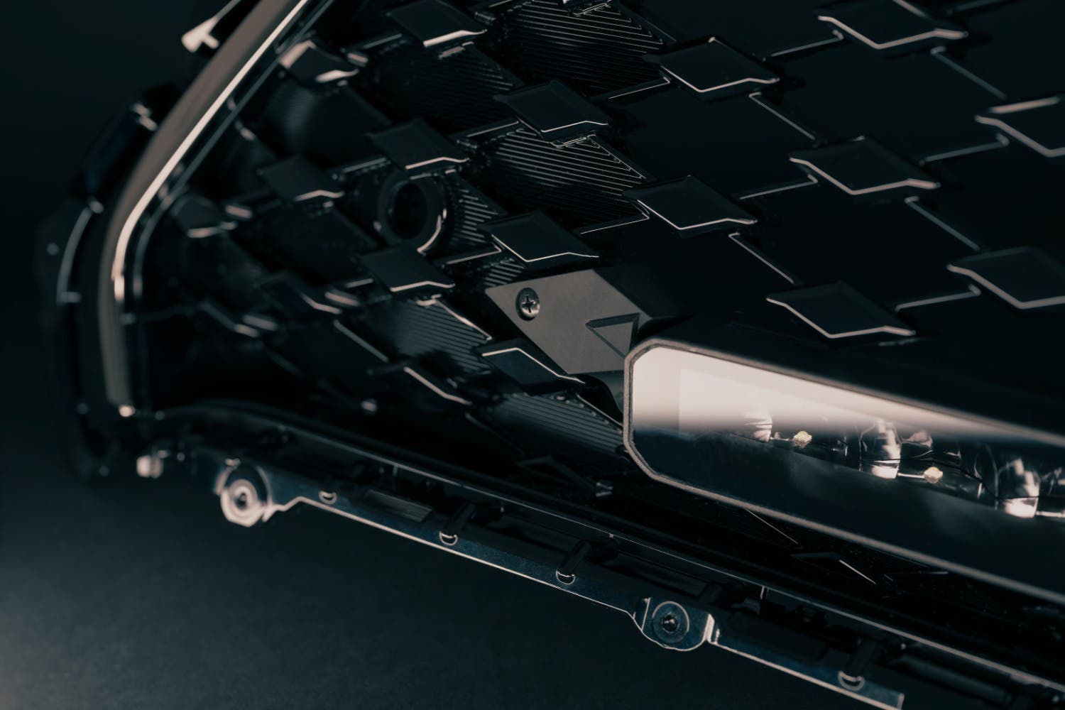 Lumen Grillkit Toyota RAV4 Plugin-Hybrid | Lumen Helios Performance S20 - 4