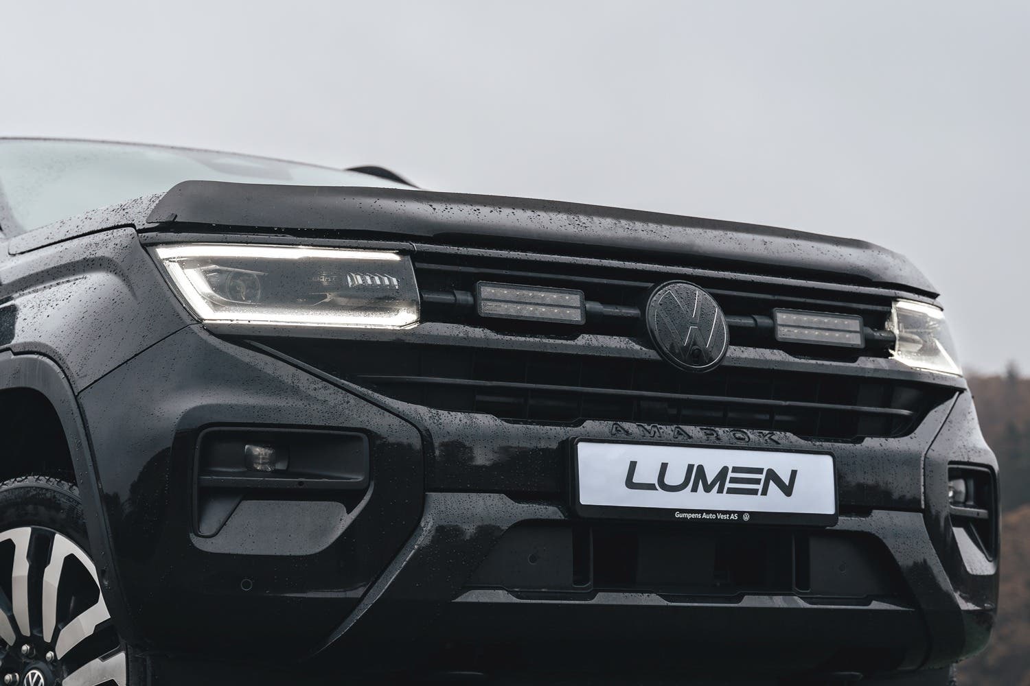 Lumen Kit de parrilla VW Amarok 2023+ | Lumen Helios SQ16 x 2 - 3