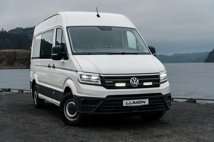 Lumen Grillekit VW Crafter 2017+ | Lumen Helios SQ16 x 2