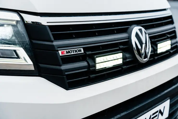 Lumen Grillekit VW Crafter 2017+ | Lumen Helios SQ16 x 2 - 4