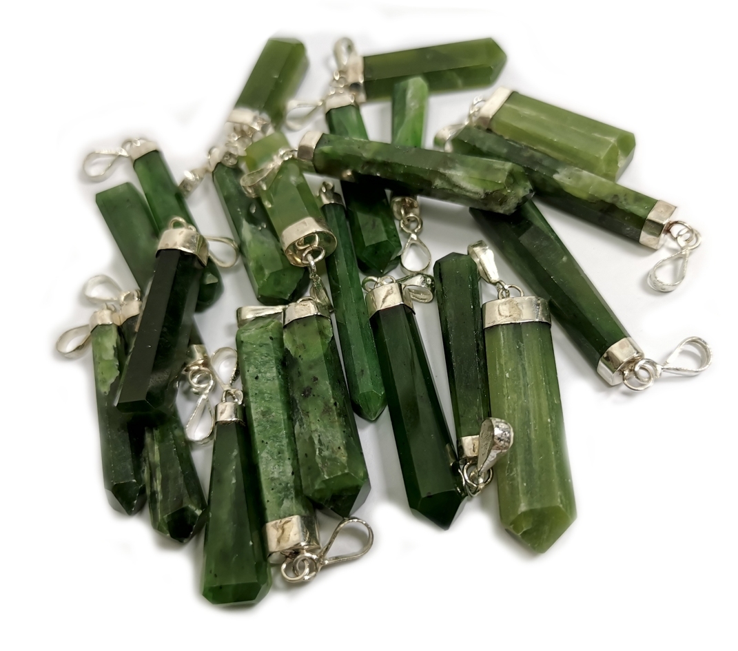 Nefrit Jade Hänge med Silver top