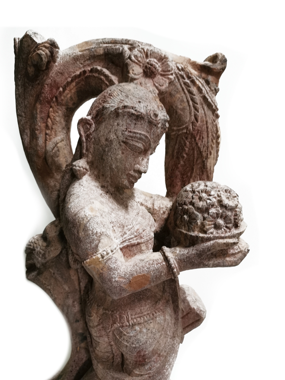 Temple Staty - Devadasi i khondalit. -  "The offering" - 3