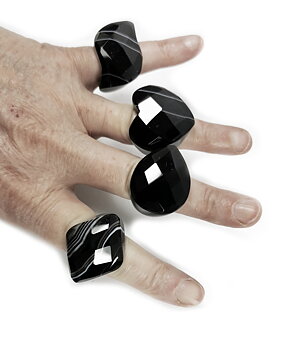 Svart bandagat ring