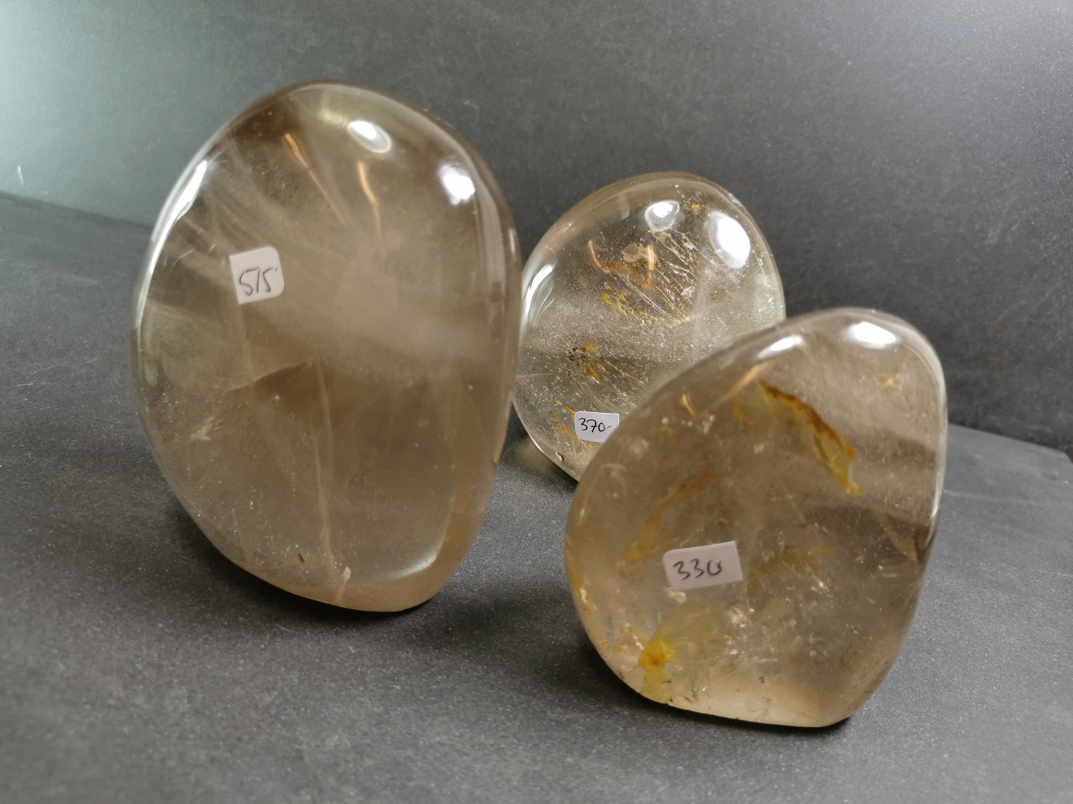Bergkristall  med Golden healer Inklusioner , Freeform - Stenskulptur - 2