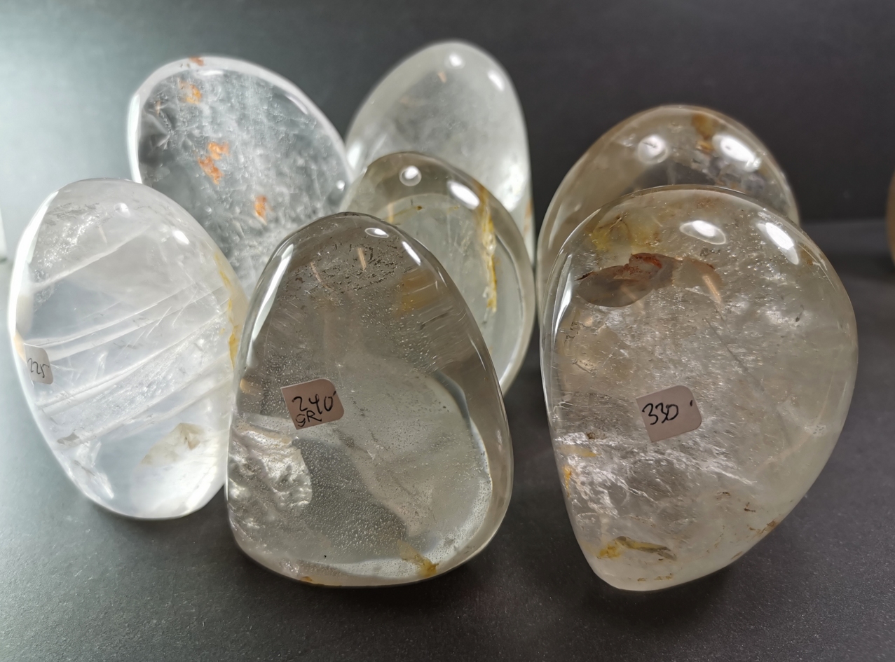 Bergkristall  med Golden healer Inklusioner , Freeform - Stenskulptur
