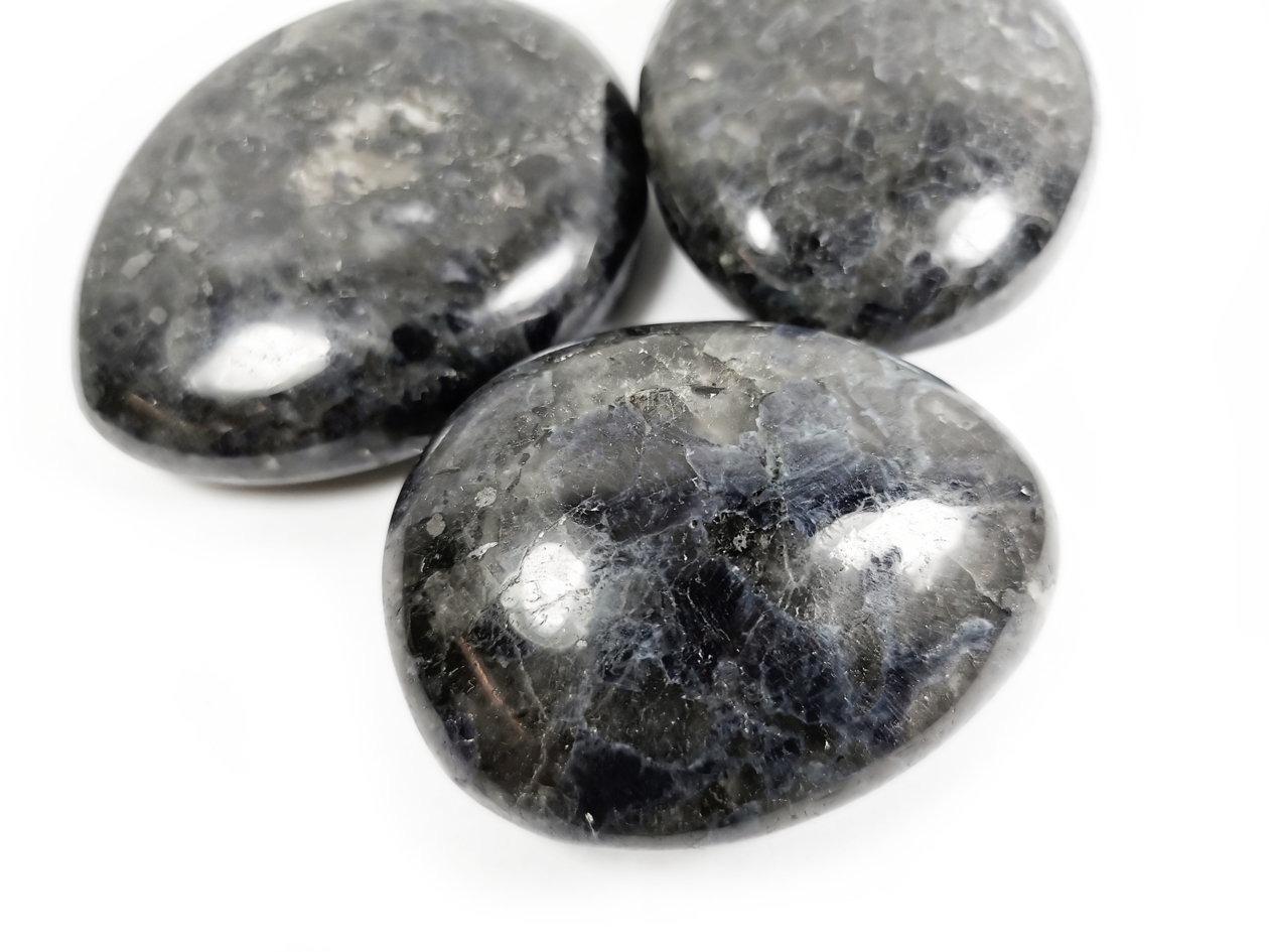 Pebbles "No Worry Stone" - Cordierit (Iolite)