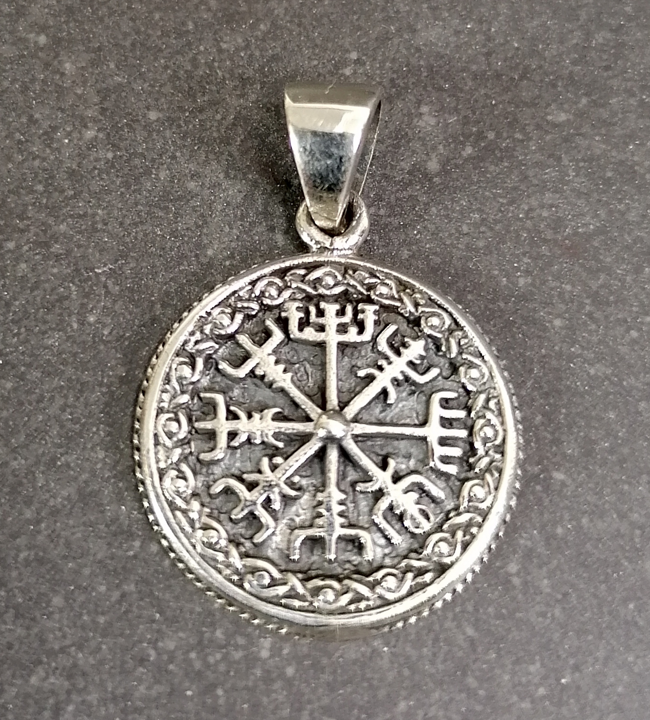Vegvísir/ Vegvisir Hänge  i Silver - 28mm - 2