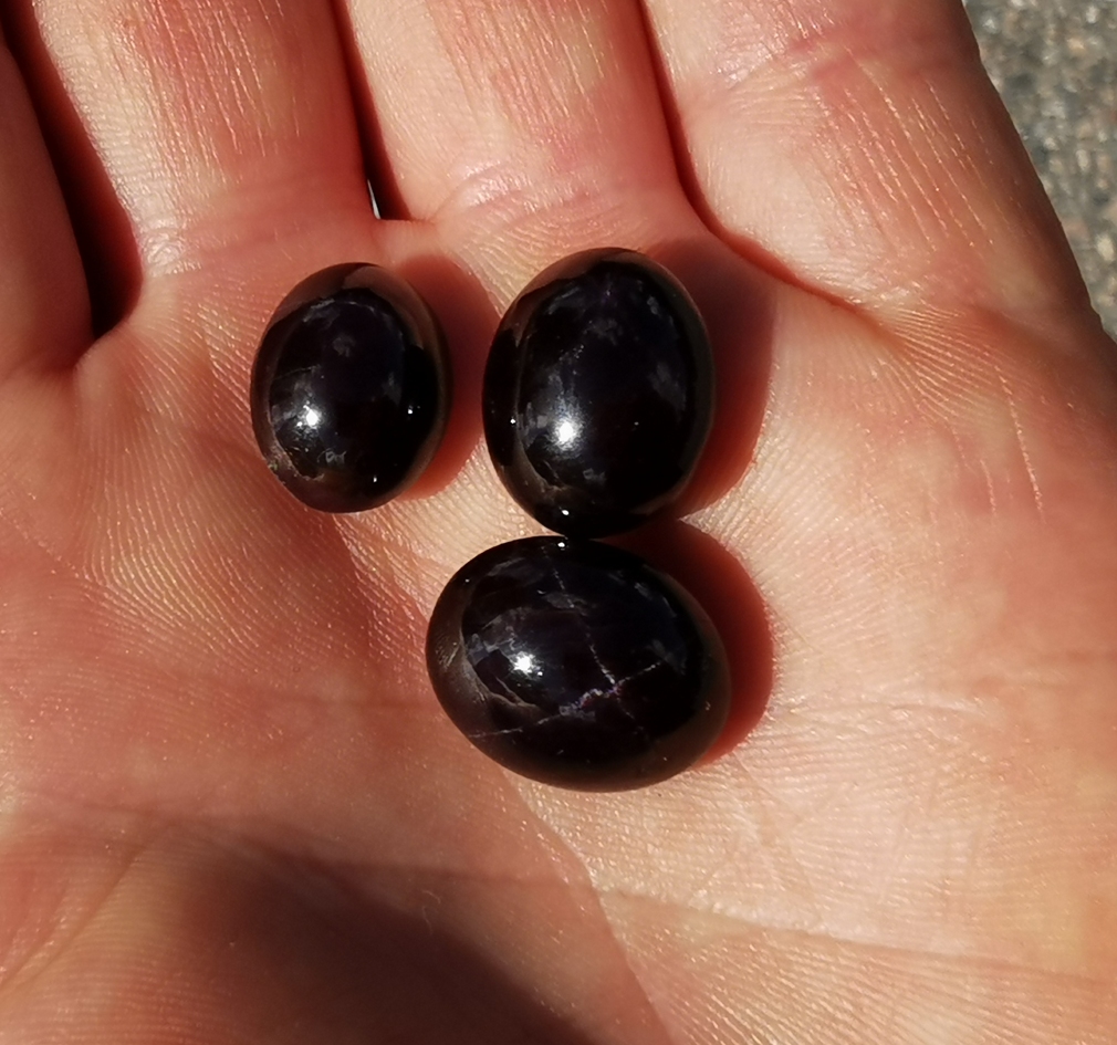 Stjärn Granat Cabochon -Oval Form - 2