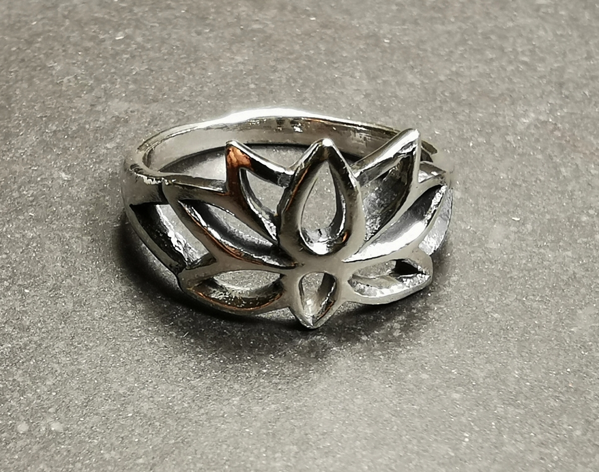 Lotus ring i Silver 