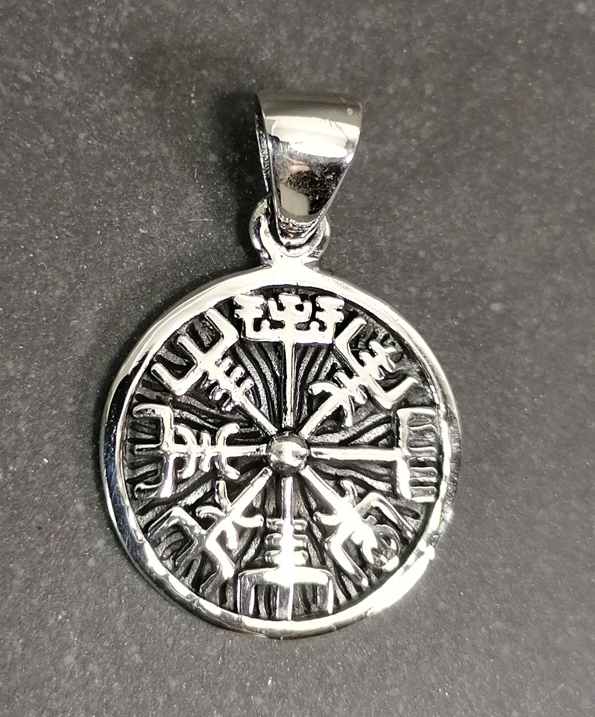 Vegvísir / Vegvisir Hänge  i Silver - 28mm
