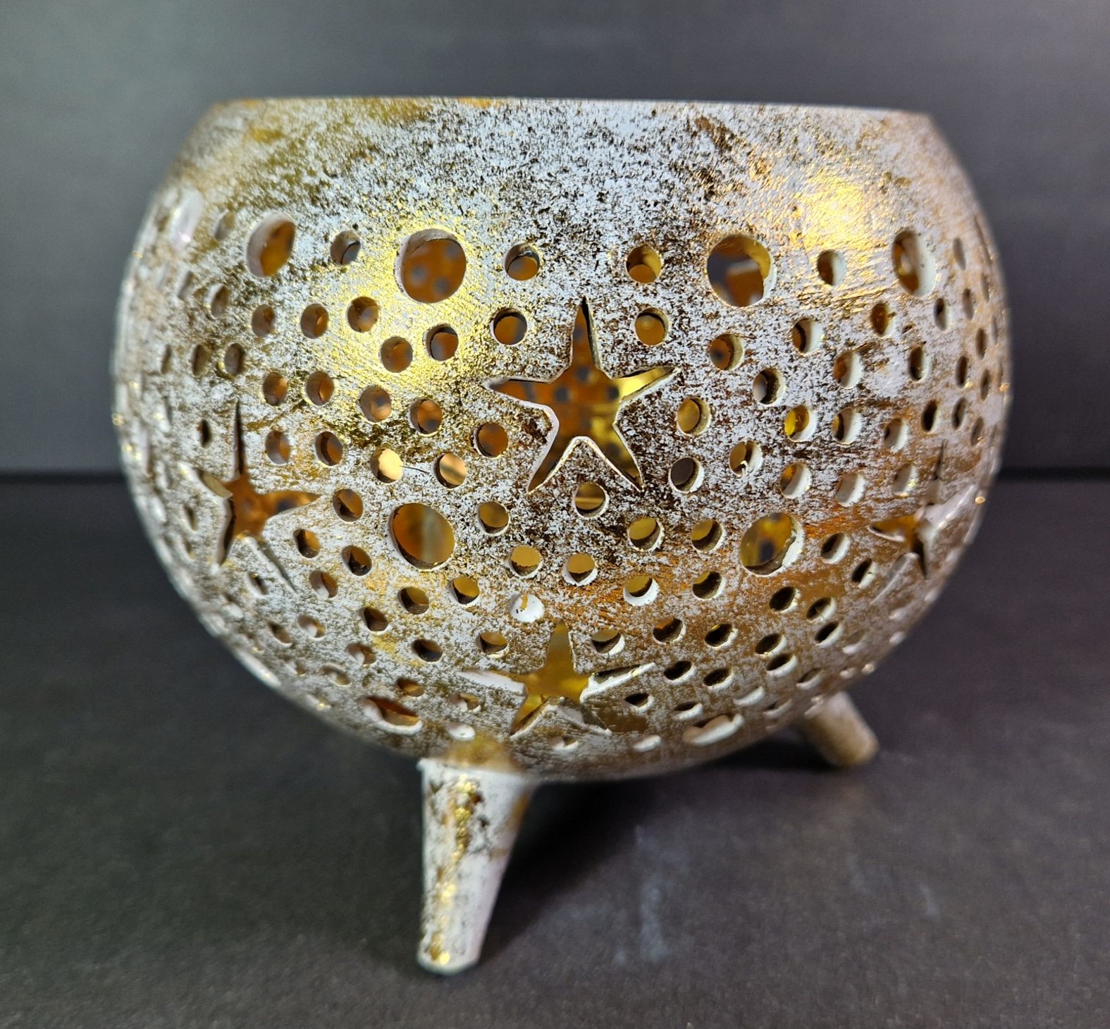 Ljuslykta i Kokosnötskal - Vit/Guld - Stjärnor - 3