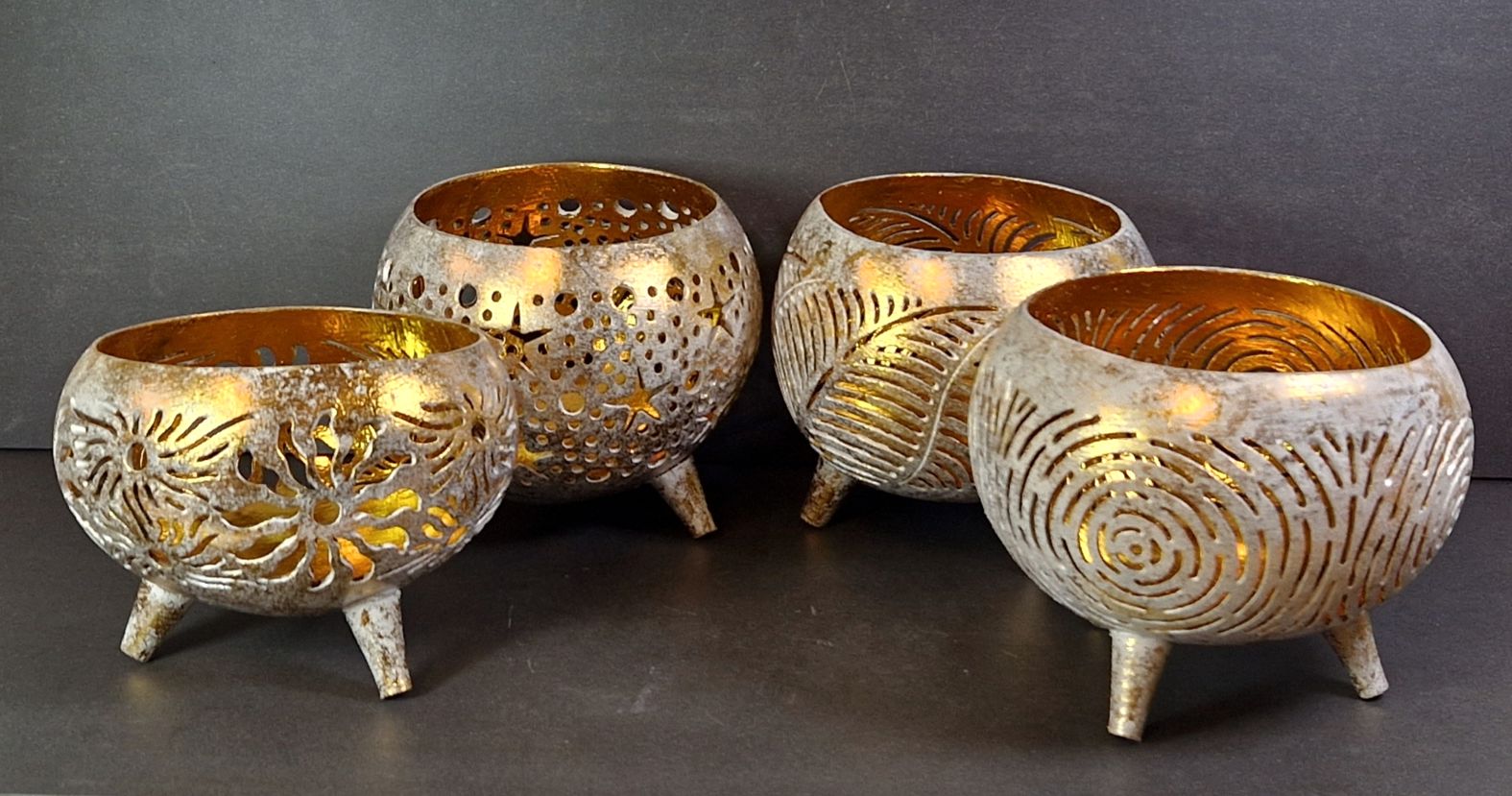 Ljuslykta i Kokosnötskal  - Vit/Guld - Spiraler - 4
