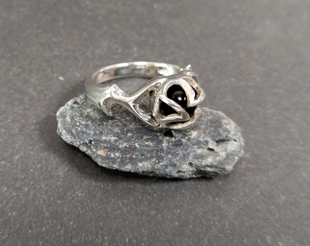 Svartklot Silverring