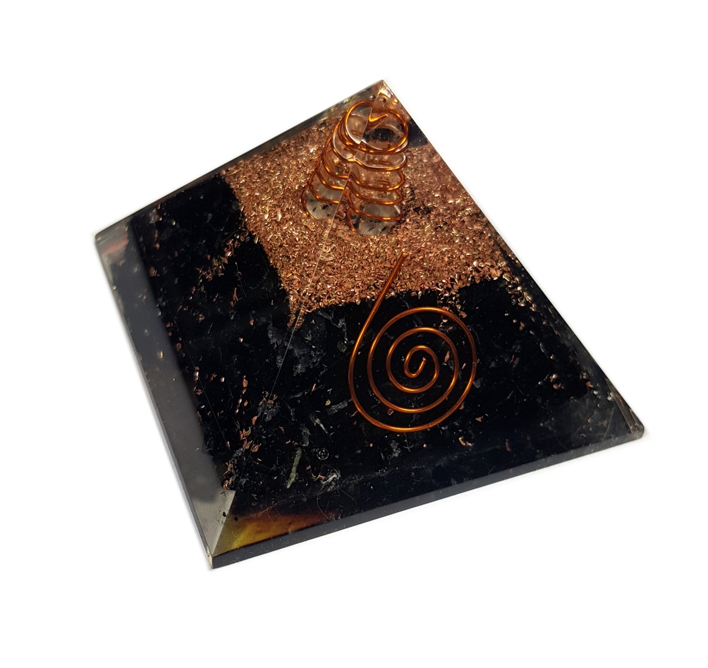 Orgonite Pyramid - Svart Turmalin  - ca. 7cm