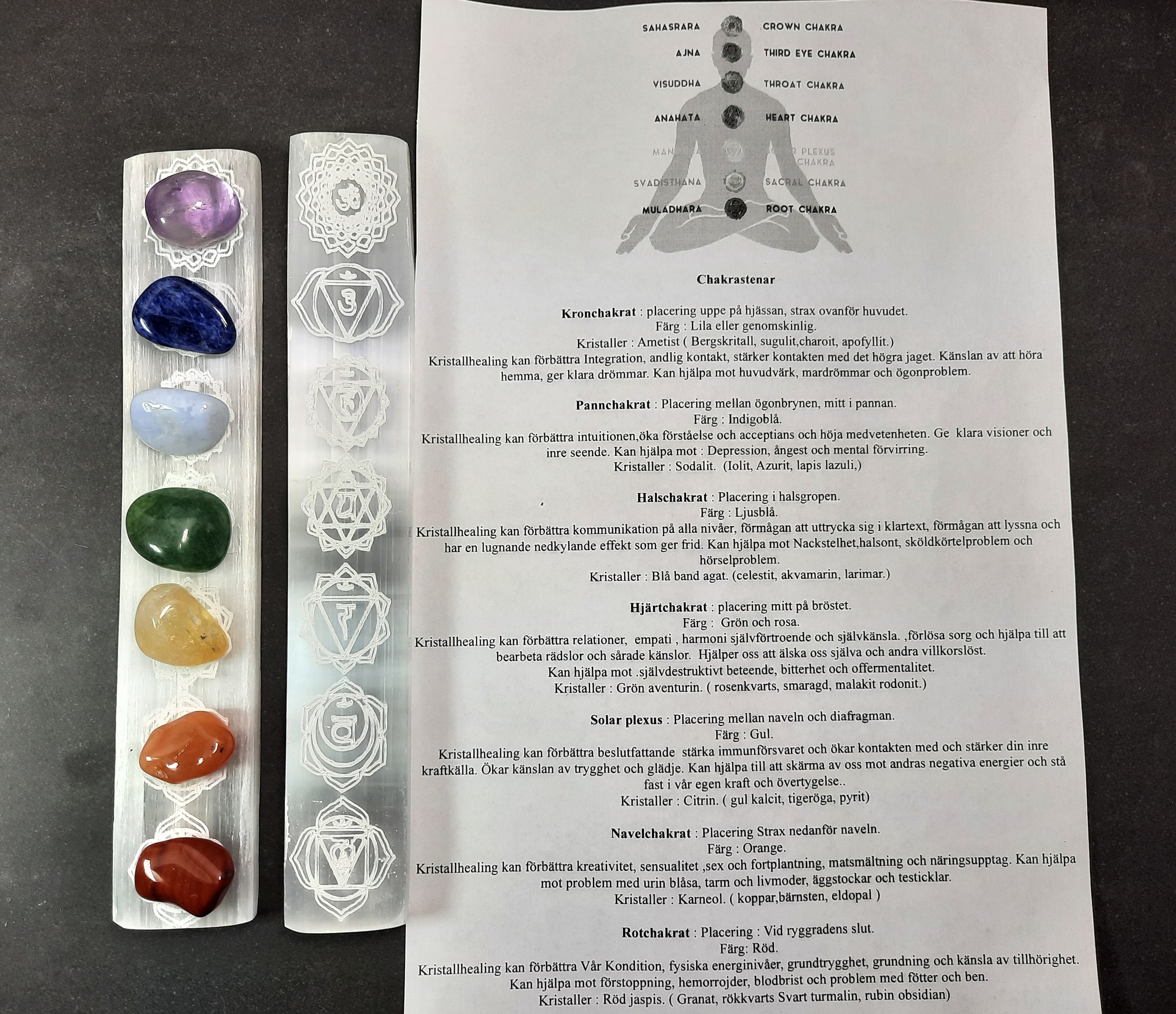 Chakra Selenit laddningsplatta (ca 20 cm) med 7st stenar  - 2