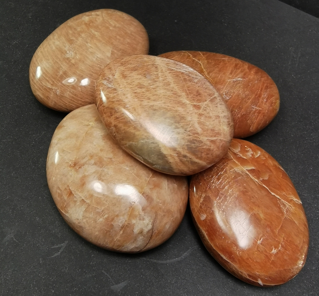 Pebbles "No Worry Stone" - Orange Månsten AA kvalitet