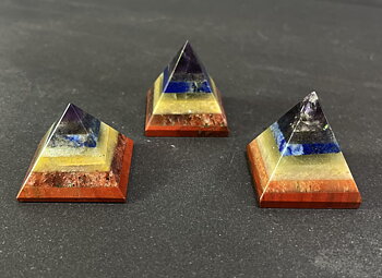 Chakra pyramid sten