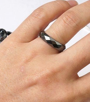 Magnetiska Hematit Ringar  -  fasettslipad 