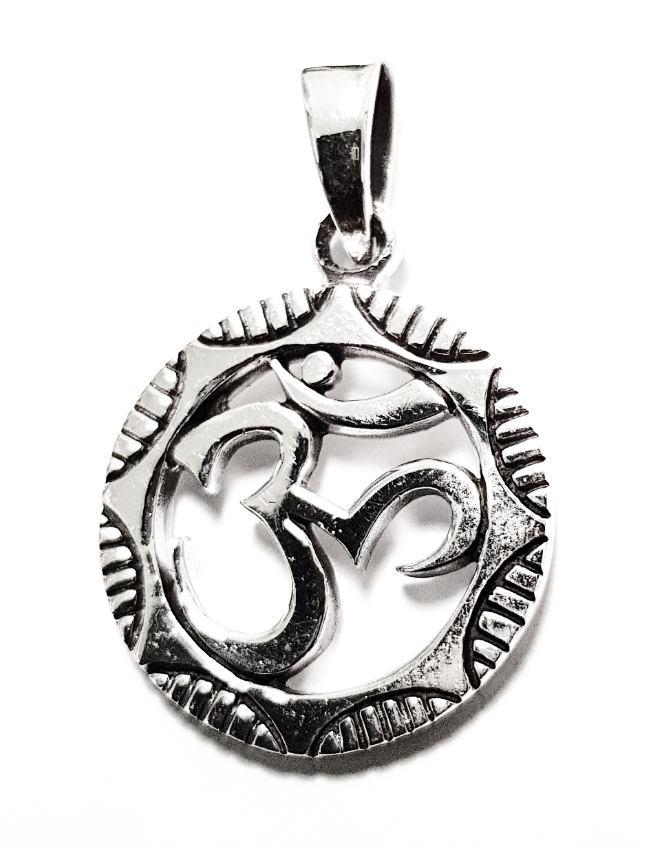 Aum Hänge i Silver Ring