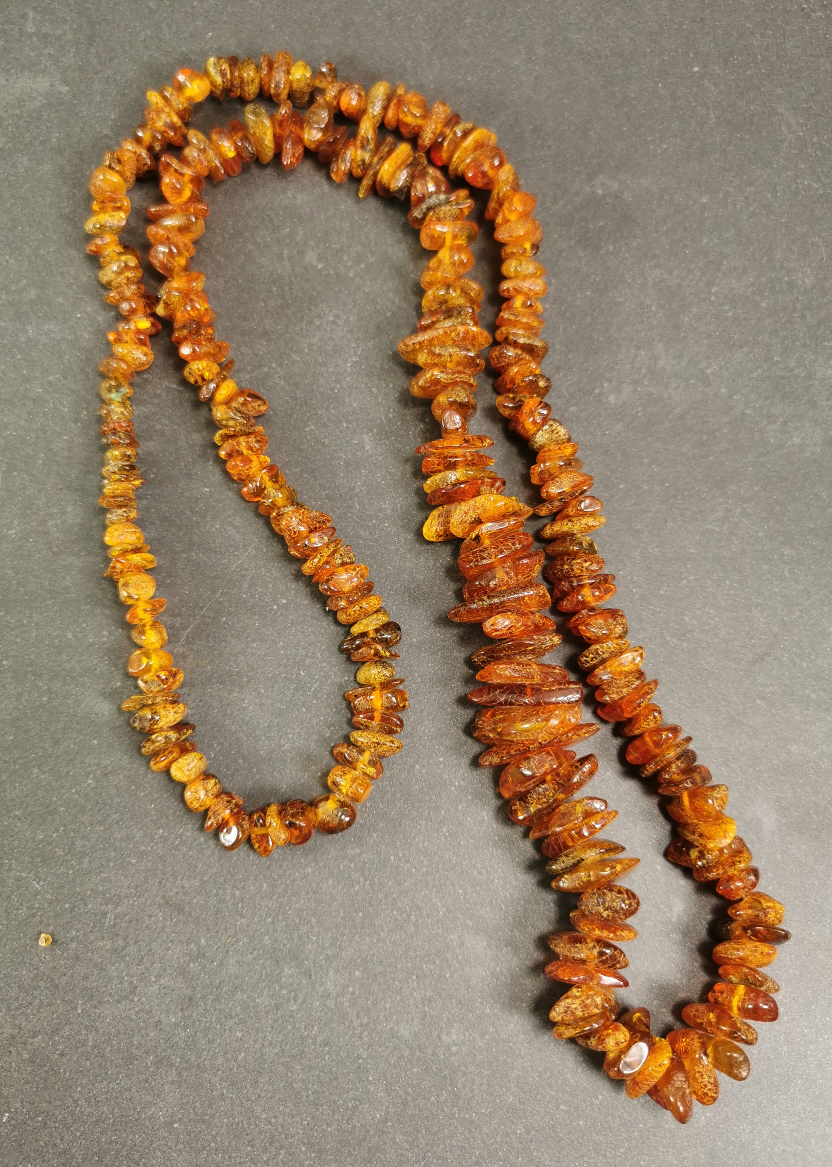 Bärnstenhalsband, Mörk - 62cm