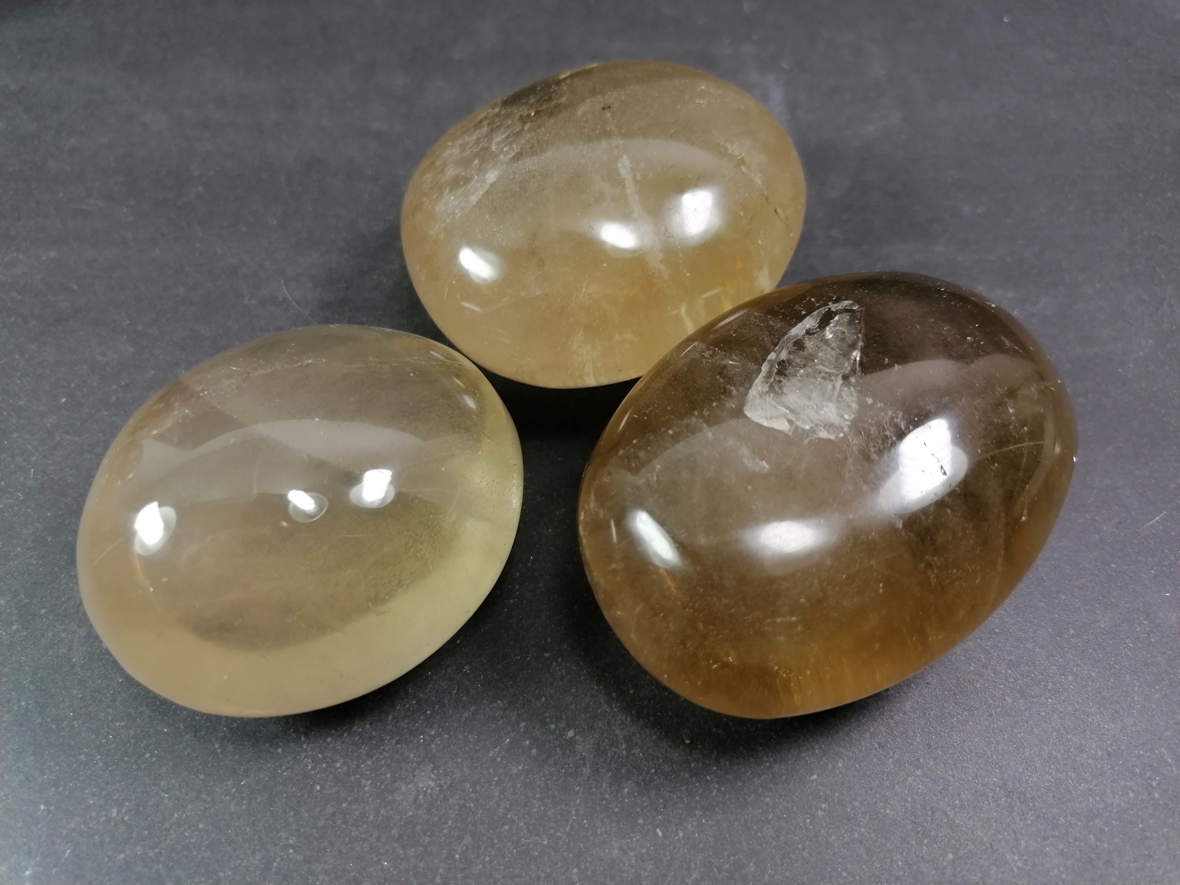 Äkta Citrin Pebbles "No Worry Stone"  Handpolerad - AA kvalitet 