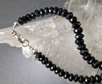 Svart Spinell Halsband - 8mm